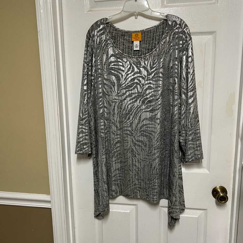 Ruby rd Woman 3X Silver Tunic Top